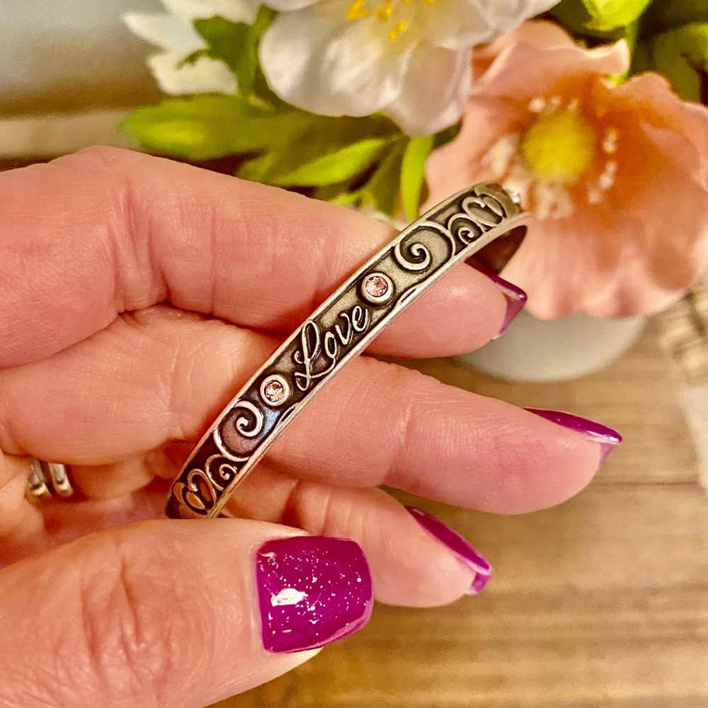*SOLD* Alex and Ani Love Cuff🌻